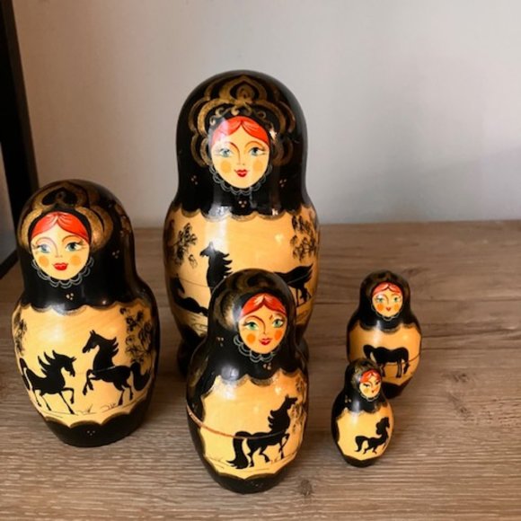 Vintage Russian Matryoshka Hand Lacquered Nesting Dolls - Picture 5 of 5